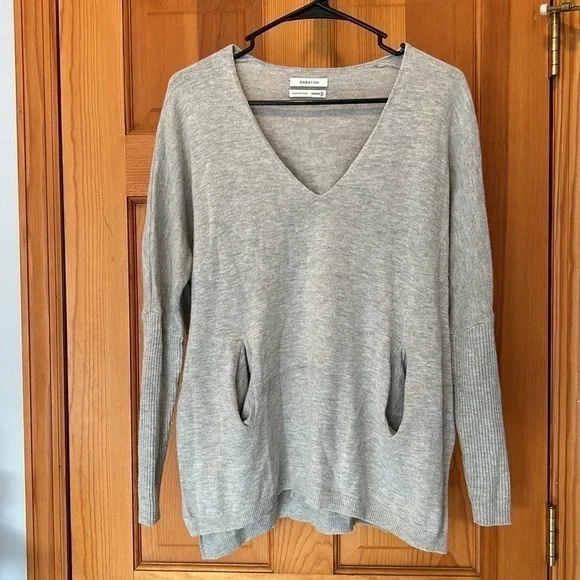 Aritzia Babaton Baylor Wool V-Neck Long Sleeve Grey Sweater Size XXS/XS - Picture 2 of 7